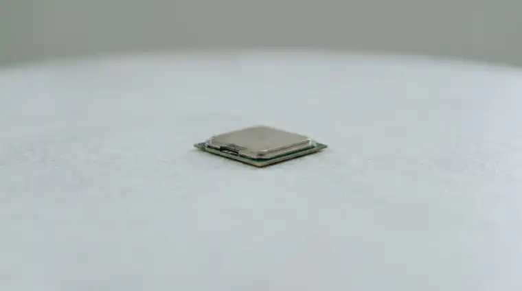 데스크탑 CPU 한 개